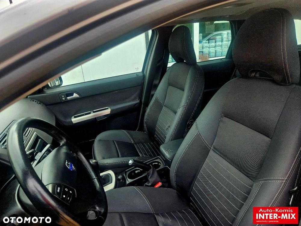 Volvo V50 - 16