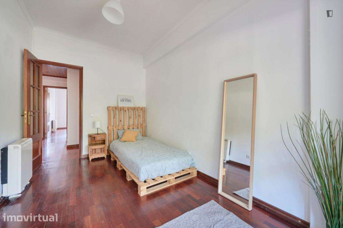 Quarto - localizado em Almada Lisbon - Grande imagem: 4/14