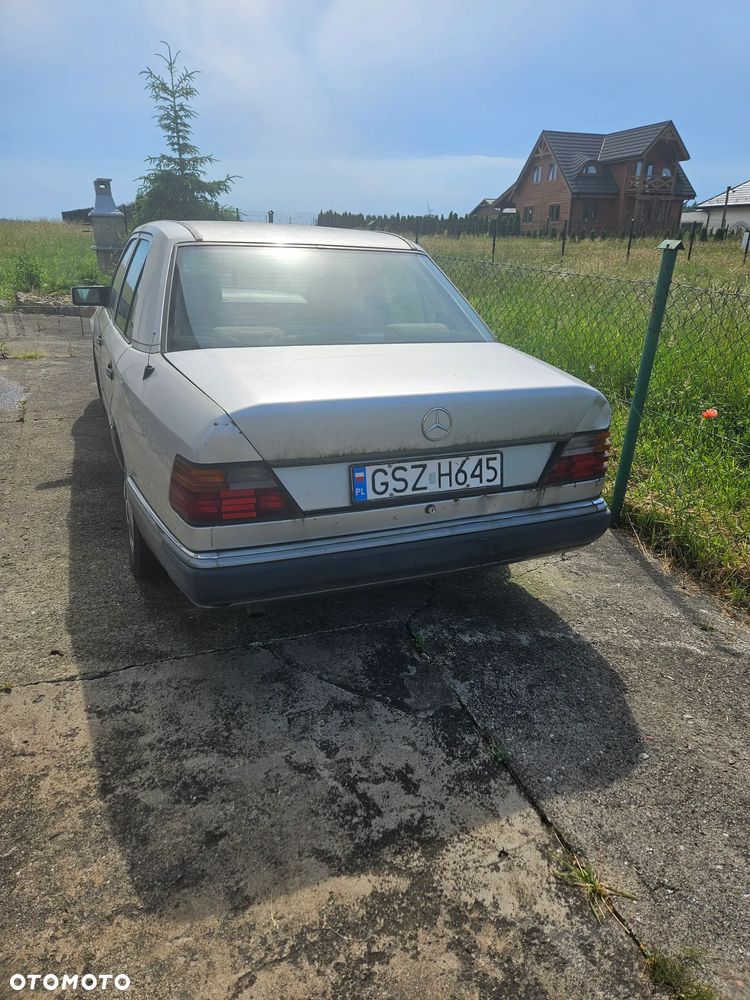 Mercedes-Benz W124 (1984-1993) - 12