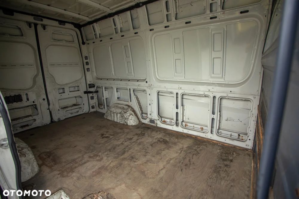 Volkswagen Crafter - 14