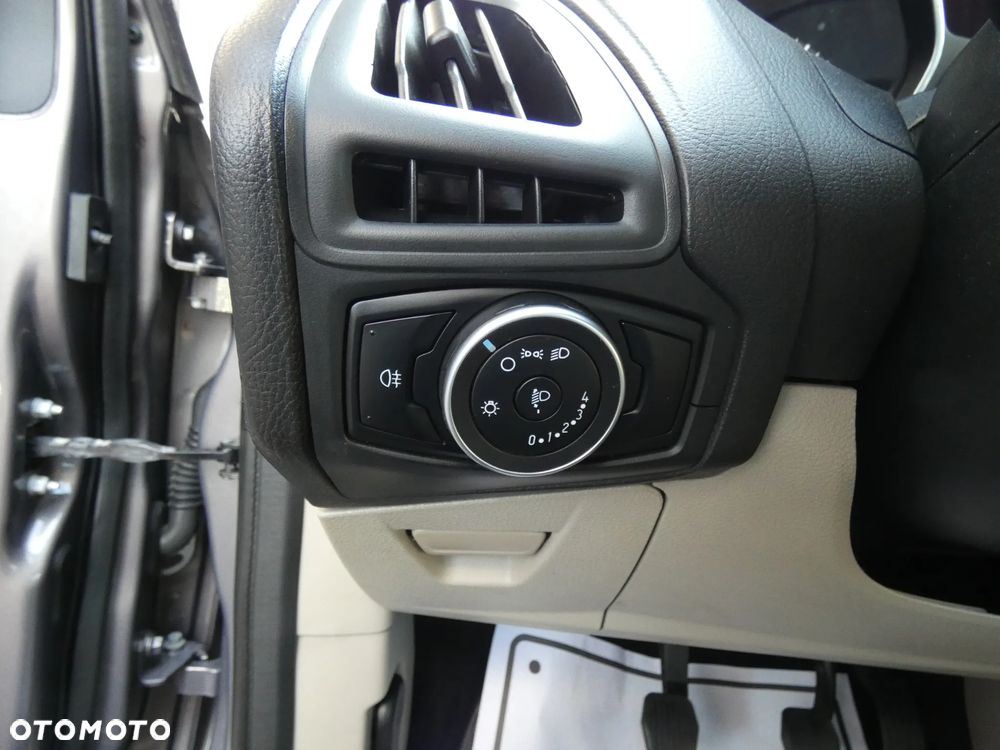 Ford Focus 1.6 Trend - 20