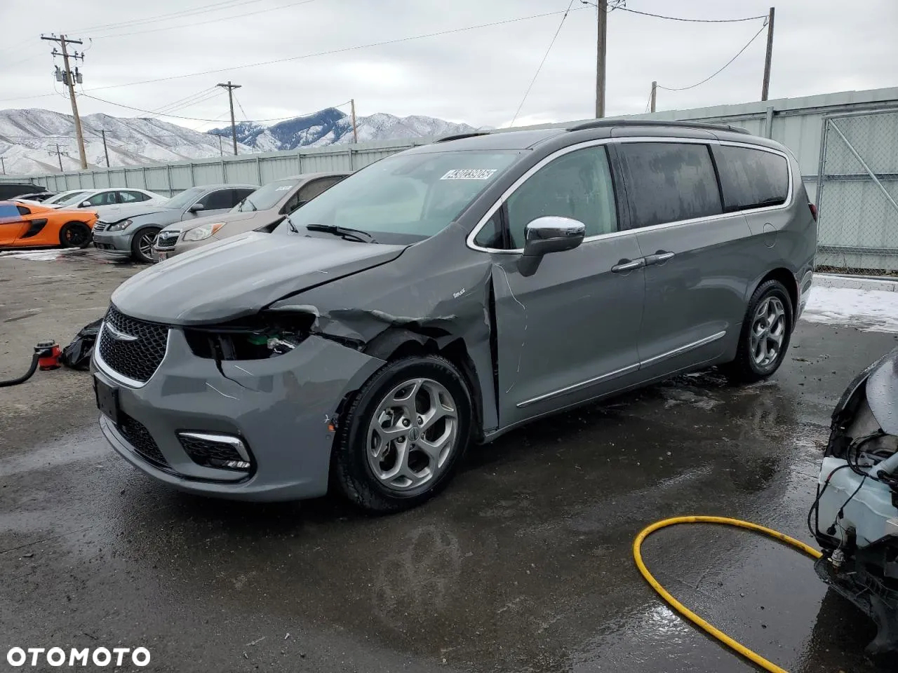 Chrysler Pacifica - 2
