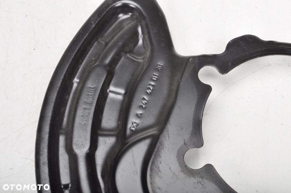 MERCEDES W177 OSŁONA TARCZY HAMULCOWEJ LEWY TYŁ - 4