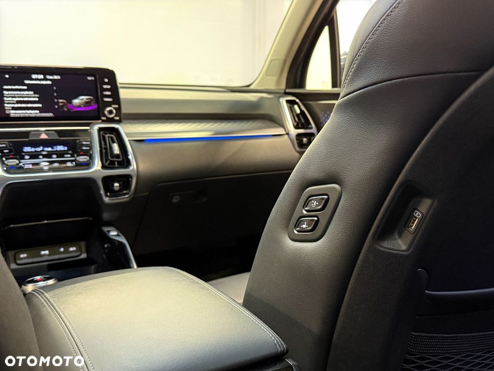 Kia Sorento 1.6 T-GDI HEV XL 7os - 30