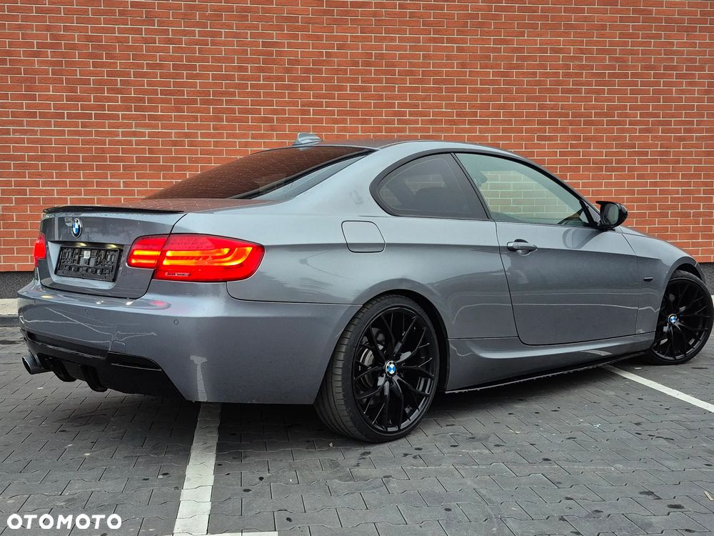 BMW Seria 3 325d M Sport Edition - 16
