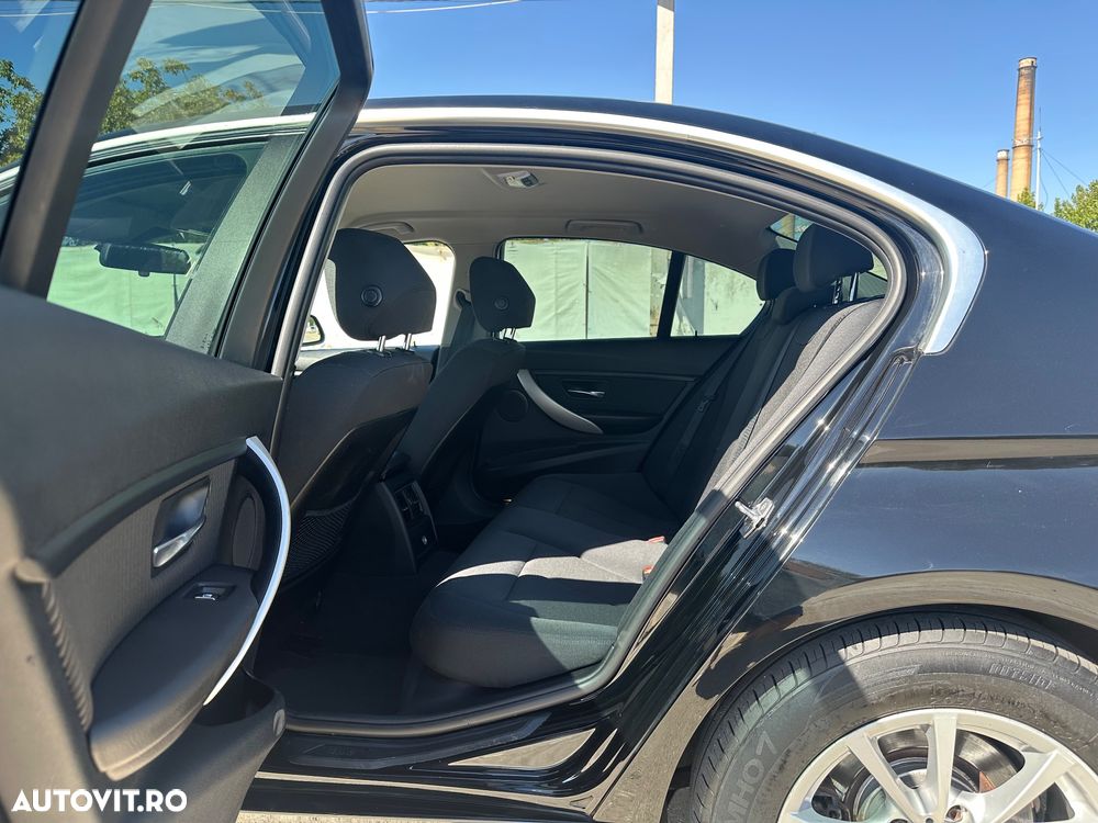 BMW Seria 3 320d AT MHEV - 9