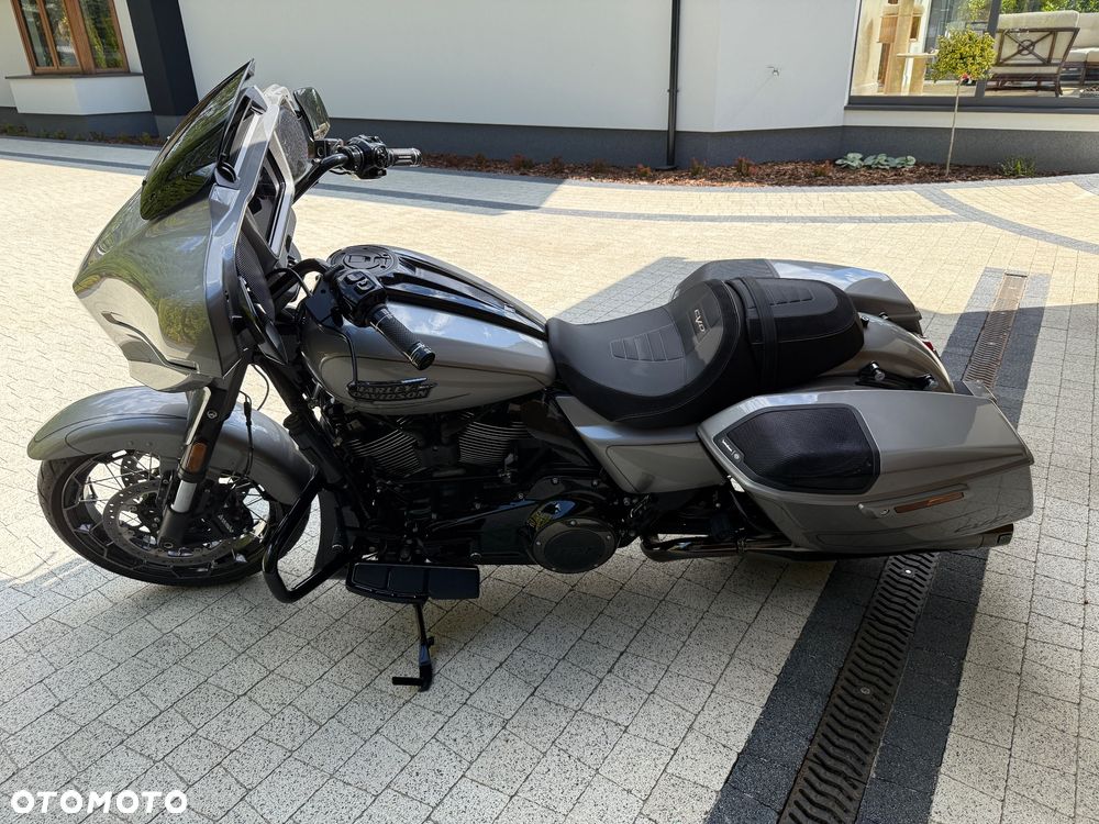 Harley-Davidson CVO Street Glide - 2