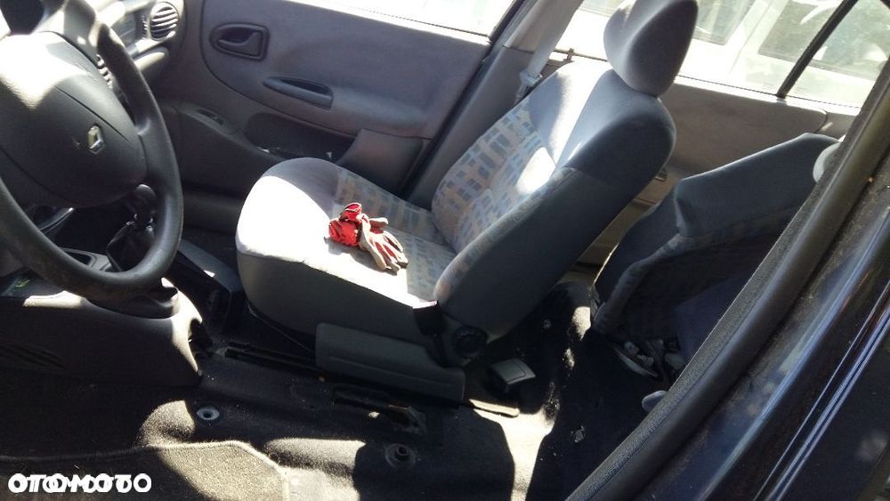 Części Renault Megane IFL 01r. 1.9 diesel NV472 5-drzwi - 6