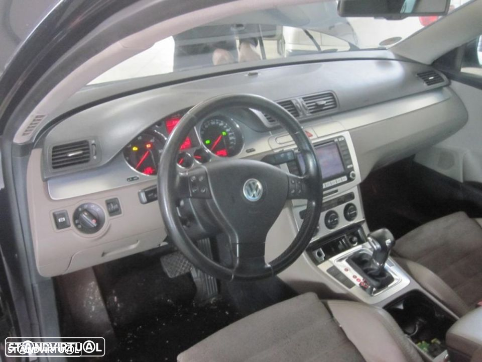 Interior VW Passat Variant 2.0 TDI 170CV DE 2006 - 5
