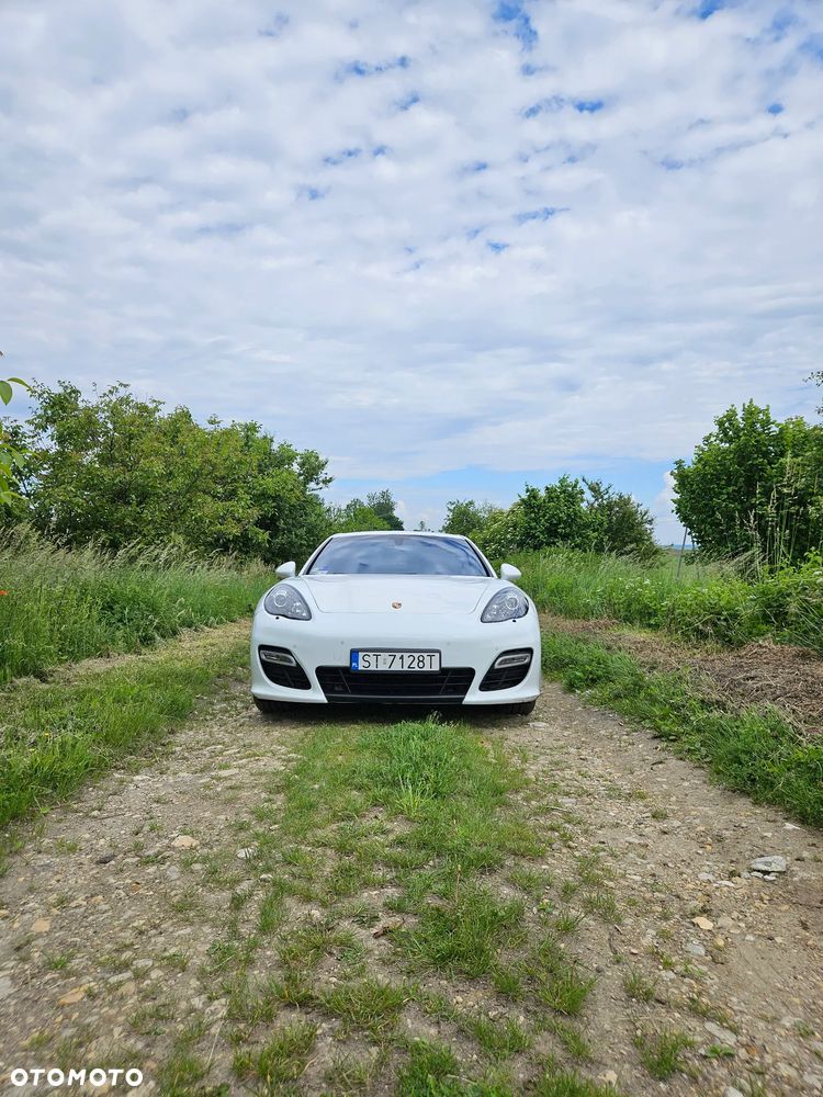 Porsche Panamera - 1