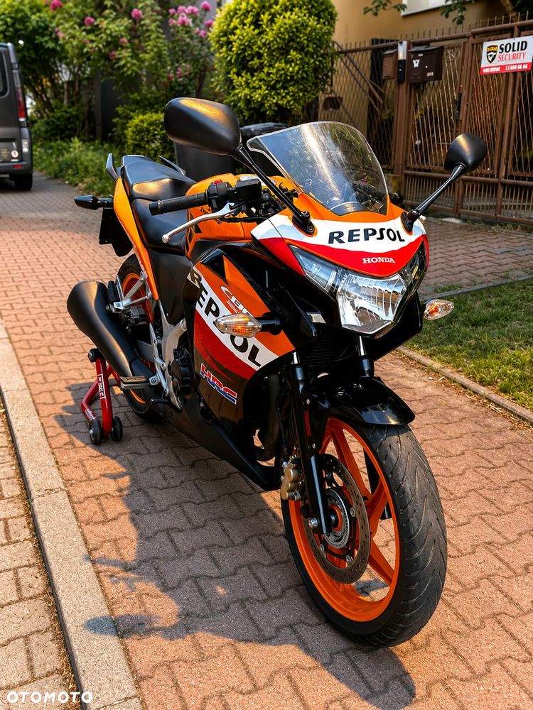Honda CBR - 1