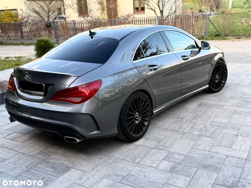 Mercedes-Benz CLA 180 AMG Line - 9