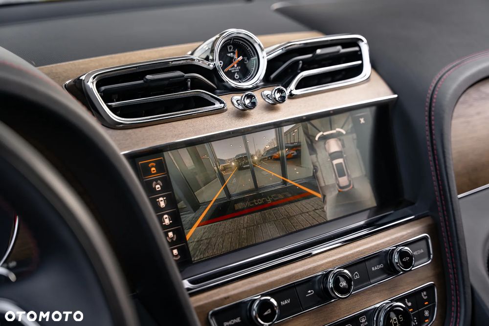Bentley Bentayga EWB Azure - 32