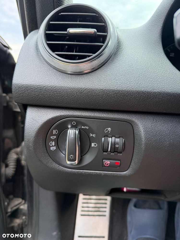 Audi A3 Sportback 2.0 TDI DPF Quattro Ambiente - 15