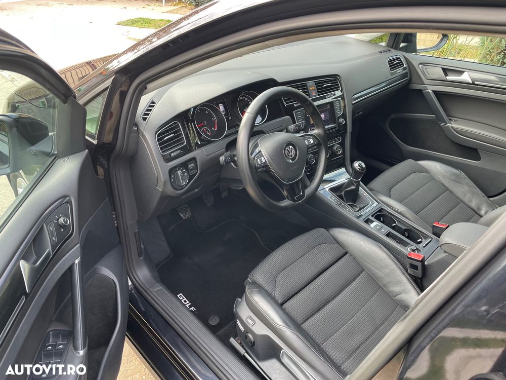 Volkswagen Golf - 17