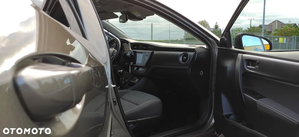Toyota Corolla 1.6 Prestige - 24