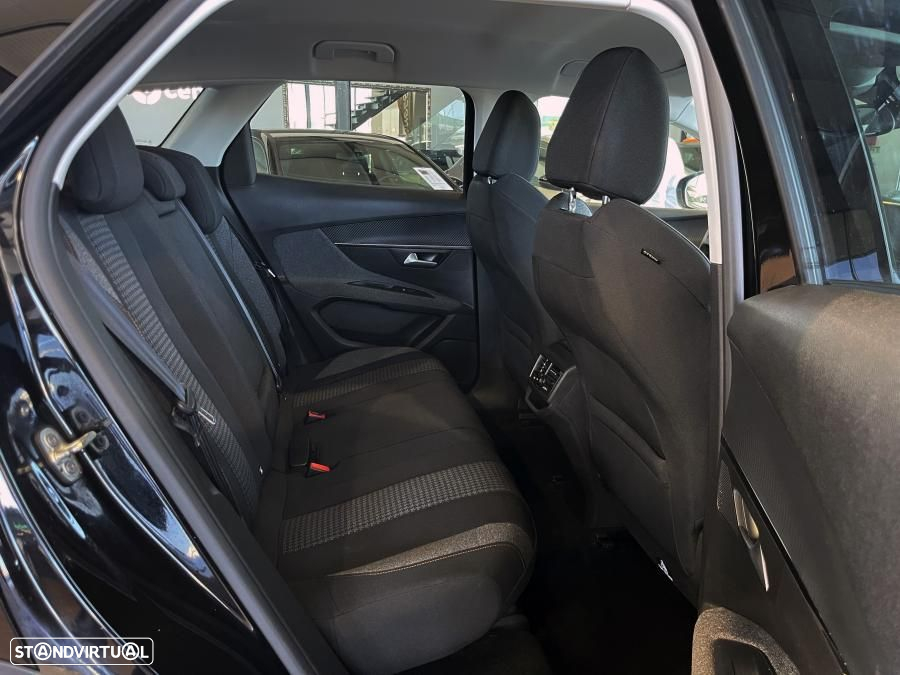 Peugeot 3008 PureTech 130 Stop & Start GPF EAT8 Active Business-Pack - 26