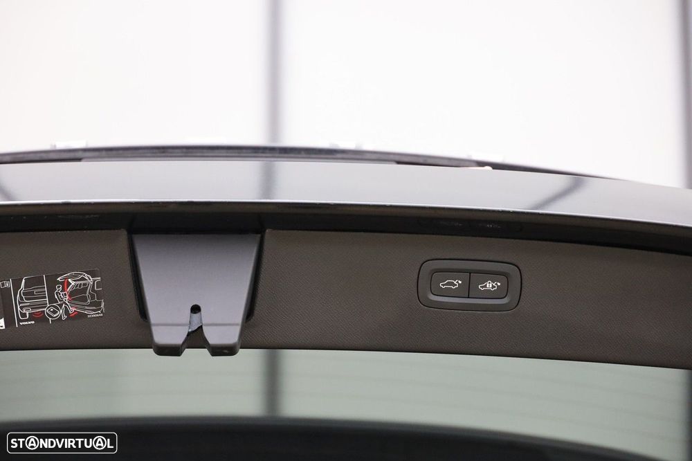 Volvo XC 90 2.0 T8 PHEV Plus Dark AWD - 6