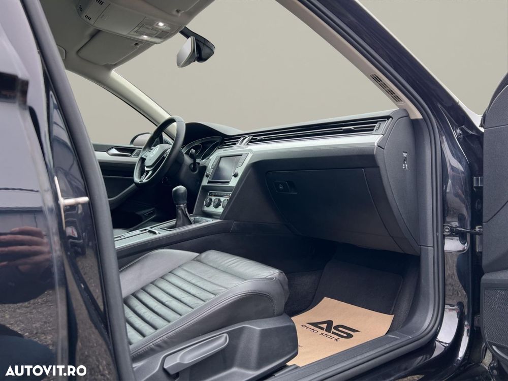 Volkswagen Passat 2.0 TDI R Executive - 18