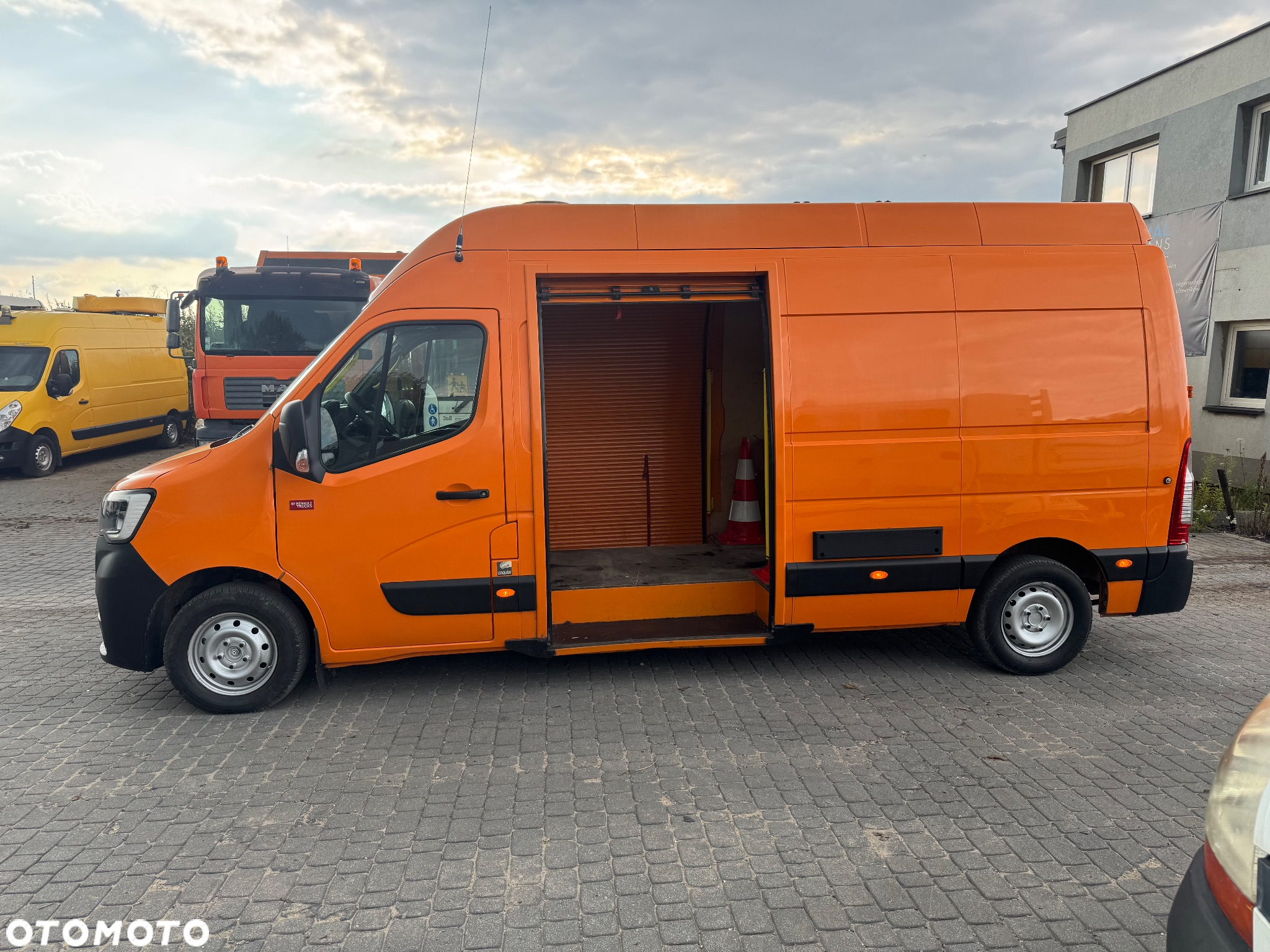 Renault Master klimatyzacja Mobilny serwis roboty drogowe Blaszak L3H3 super stan - 4