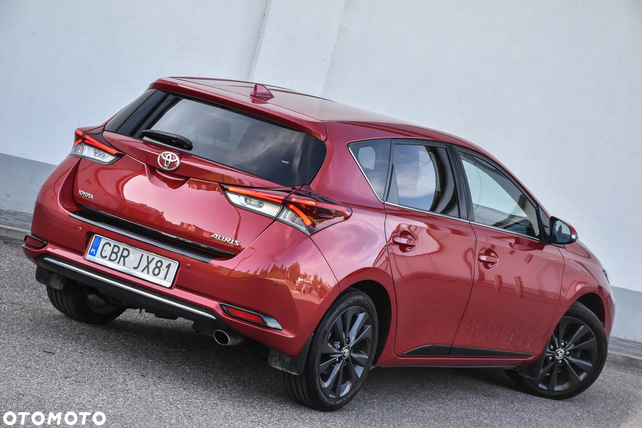 Toyota Auris 1.6 Premium + - 7