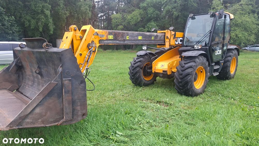 JCB 541-70 - 12