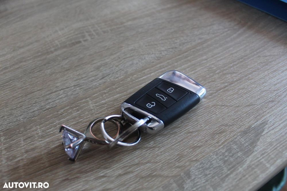 Volkswagen Passat 2.0 TDI DSG Comfortline - 16