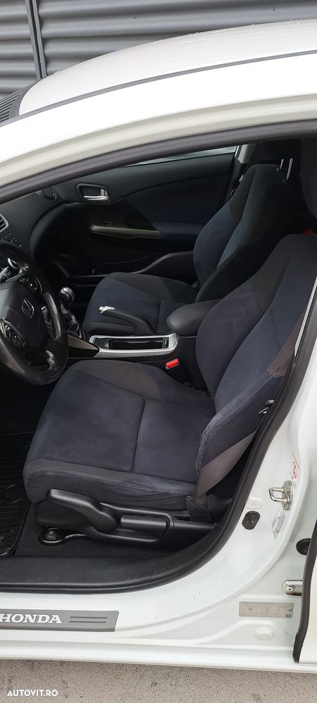 Honda Civic 1.6 i-DTEC Lifestyle Black Edition - 23