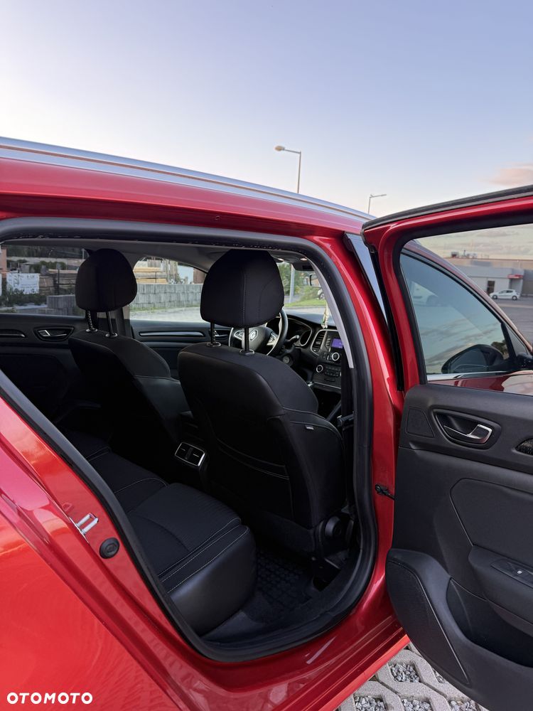 Renault Megane 1.6 SCe Zen - 24