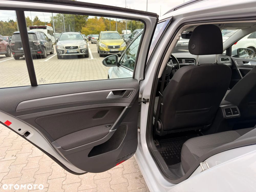 Volkswagen Golf - 19