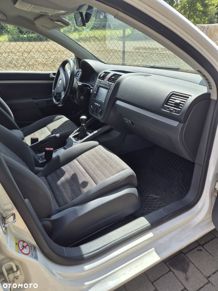 Volkswagen Golf - 5