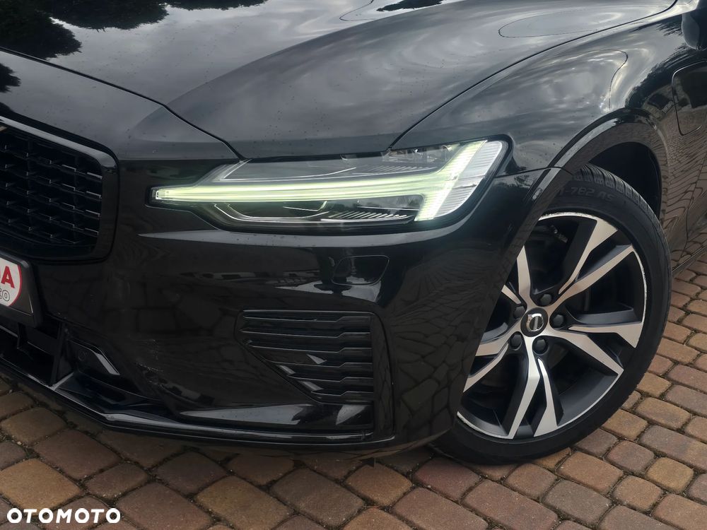 Volvo V60 T6 AWD Plug-In Hybrid Ultra Dark - 18