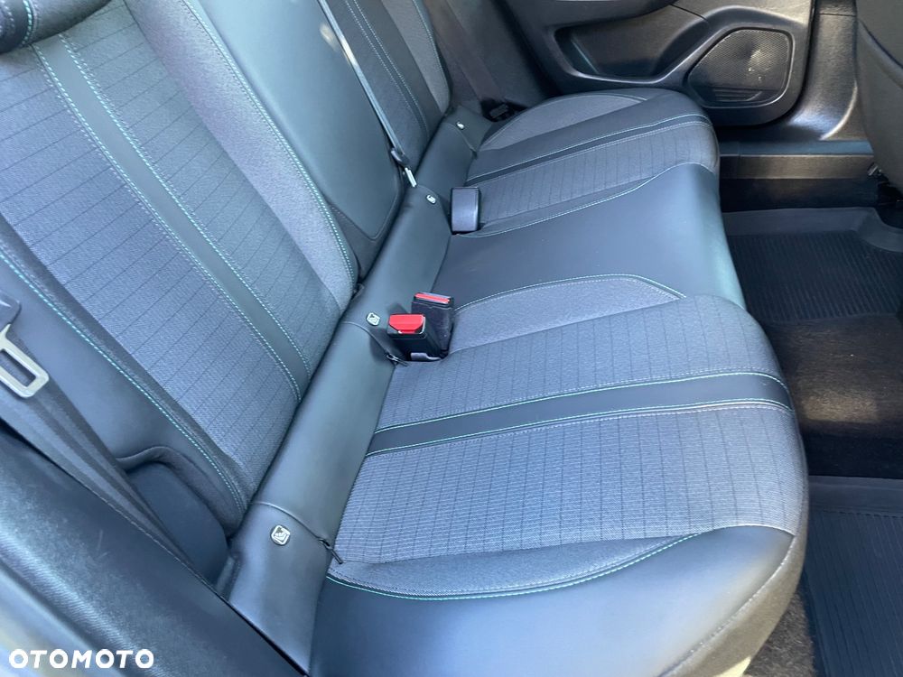 Peugeot 2008 1.5 BlueHDi Allure S&S EAT8 - 18