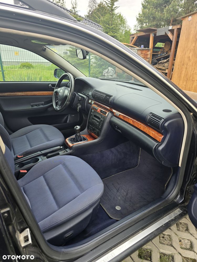 Audi A4 Avant 2.5 TDI - 10