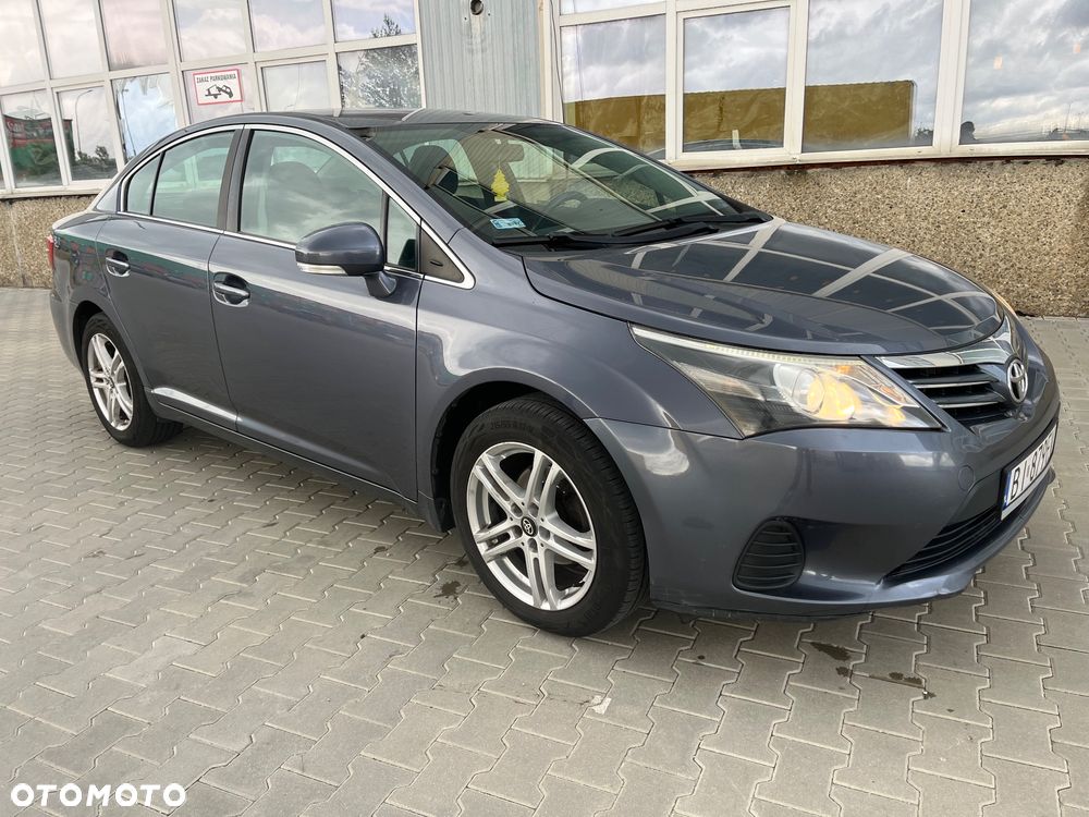Toyota Avensis 2.0 D-4D Sol - 2