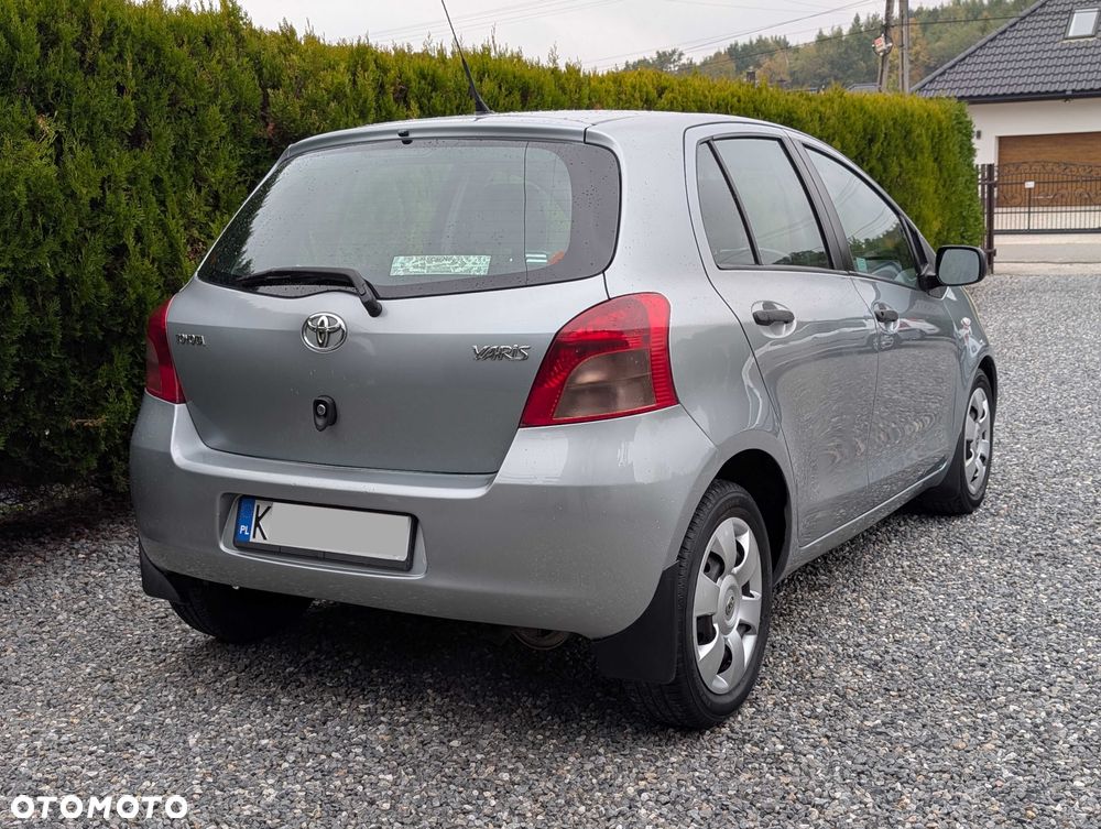 Toyota Yaris - 7