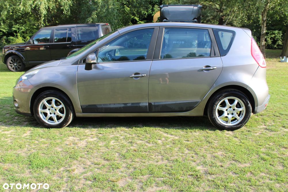 Renault Scenic 2.0 16V 140 CVT Dynamique - 8