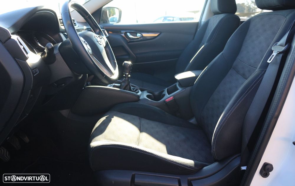 Nissan Qashqai 1.6 dCi N-Tec - 32