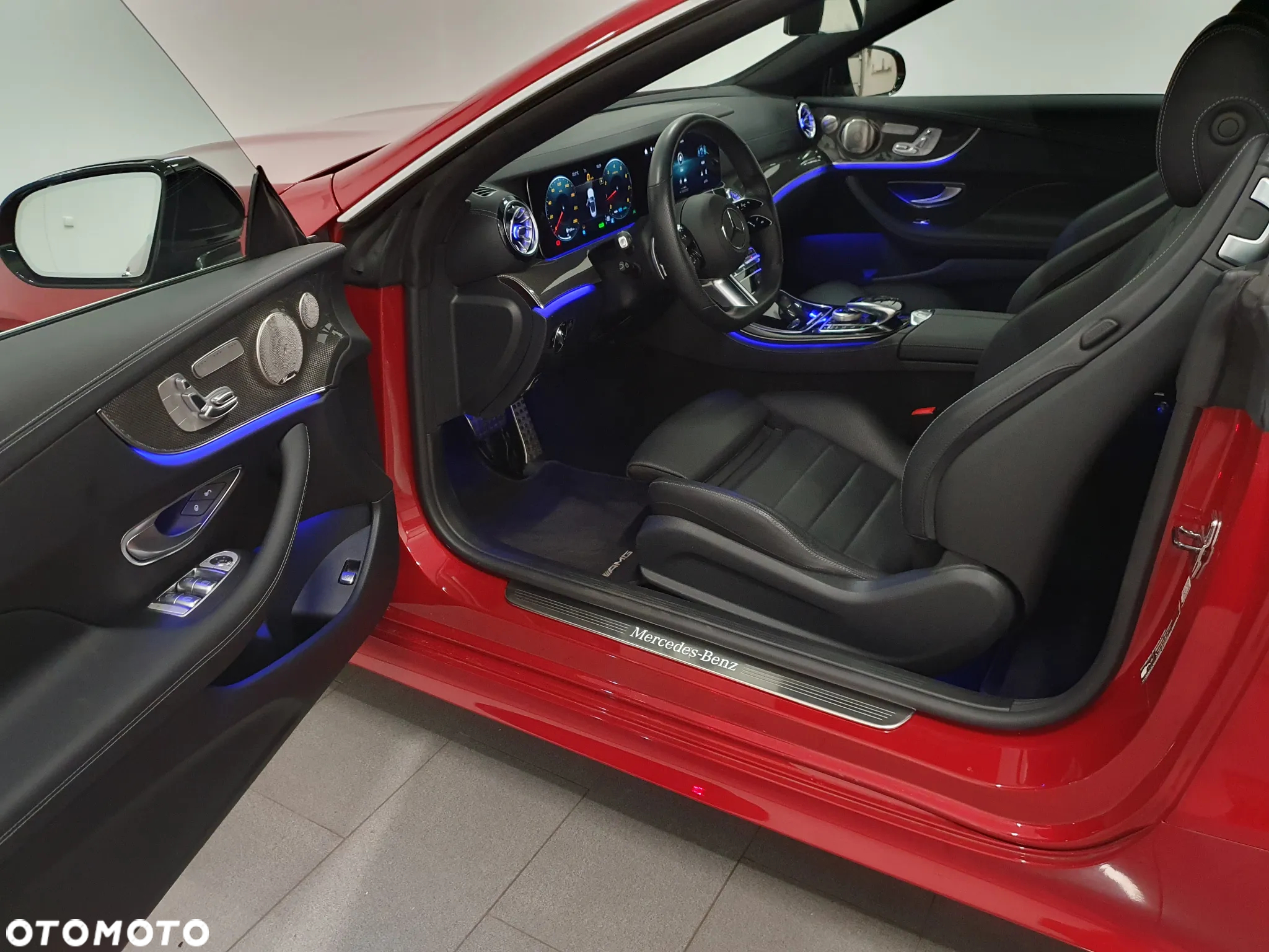 Mercedes-Benz Klasa E 300 Cabrio 9G-TRONIC AMG Line - 16
