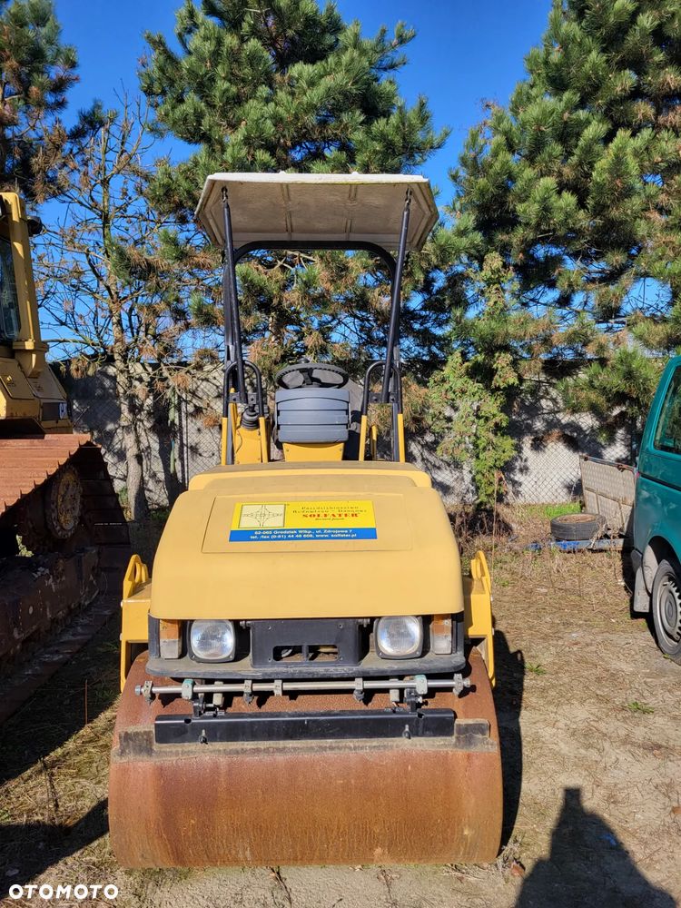 Caterpillar Walec CB 225E - 1