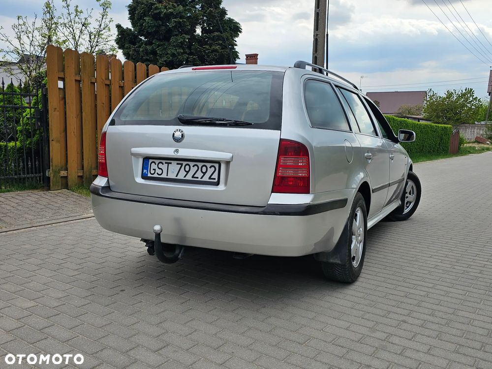 Skoda Octavia 1.8T Elegance - 4