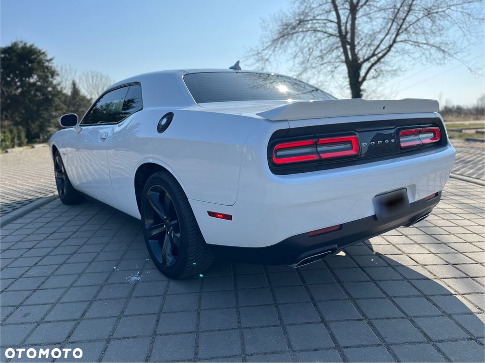 Dodge Challenger 5.7 R/T - 8