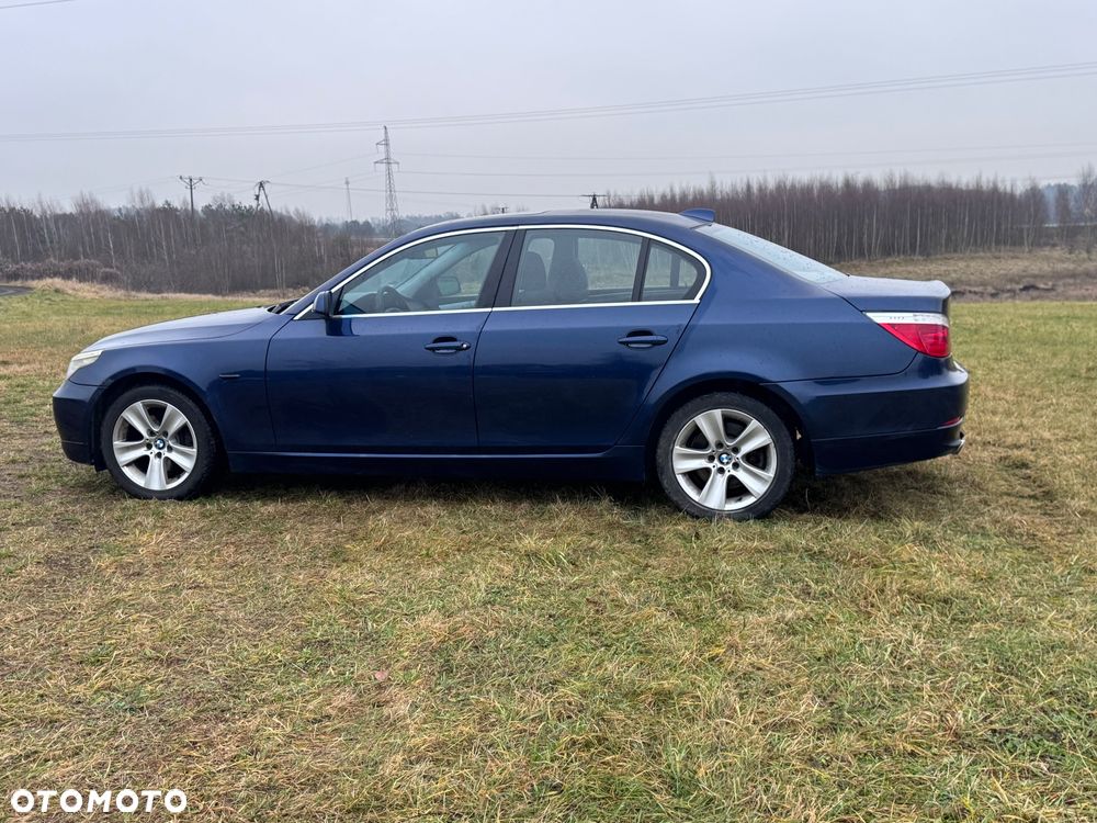 BMW Seria 5 525i - 4