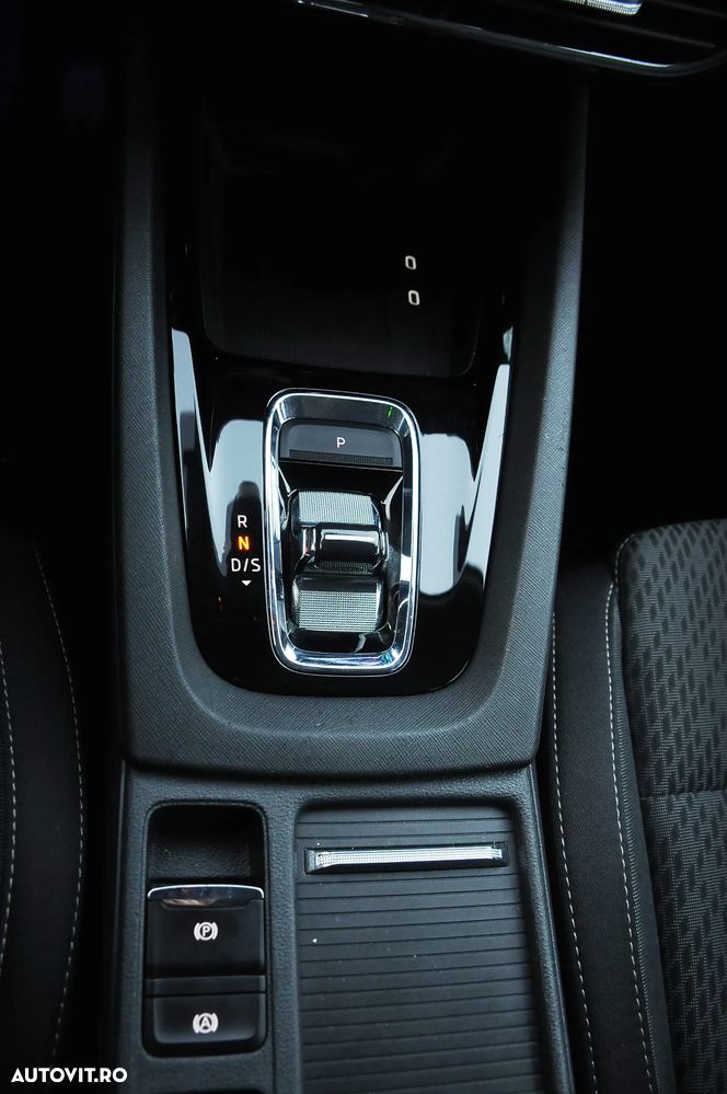 Skoda Octavia Combi 2.0 TDI DSG Exclusive Plus - 20