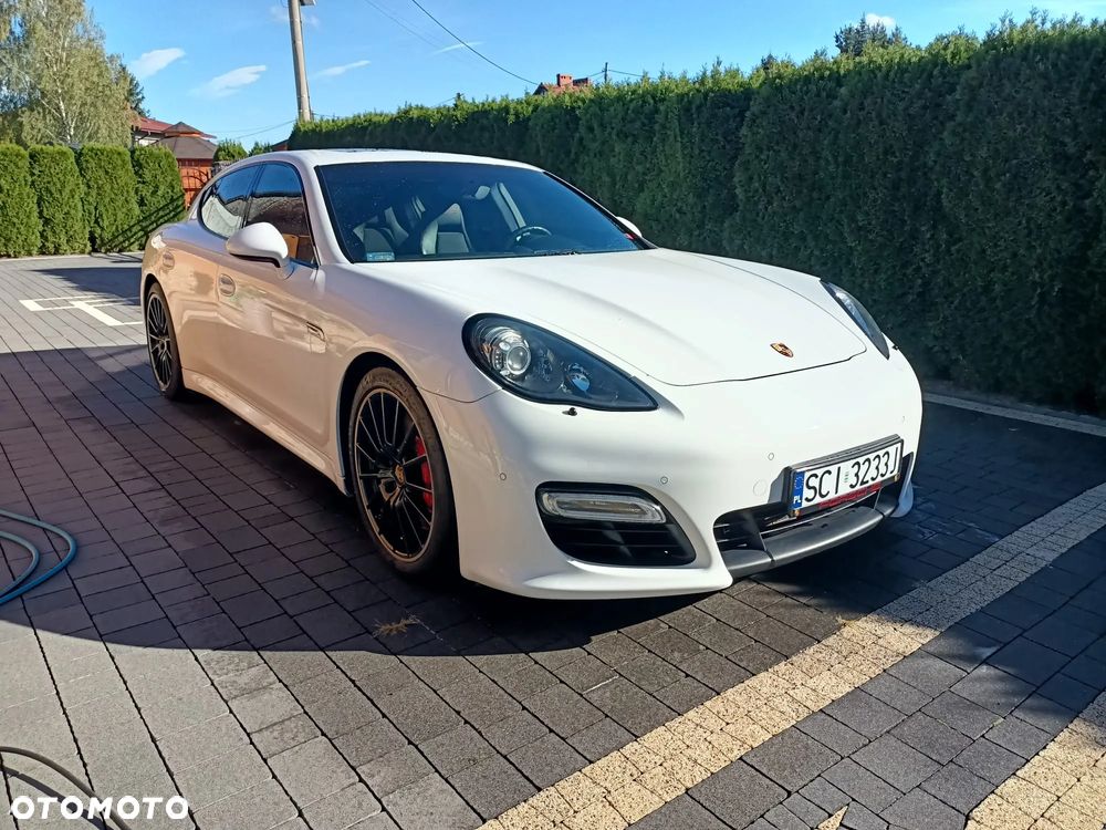 Porsche Panamera GTS PDK - 1