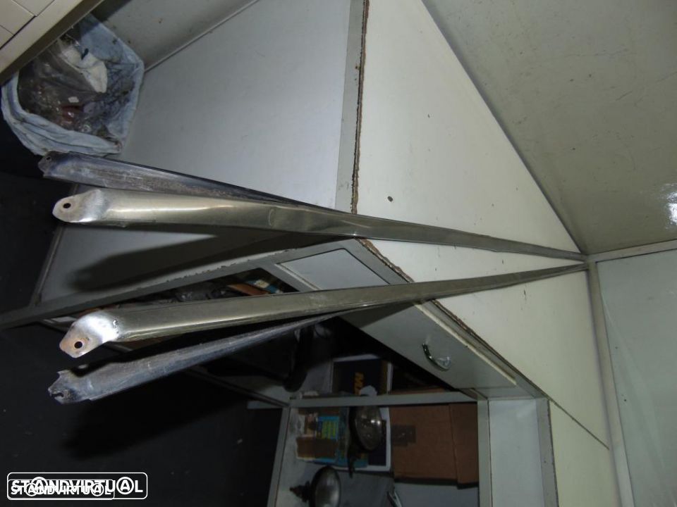 Mercedes W114/ 115 frisos das embaladeiras - 1