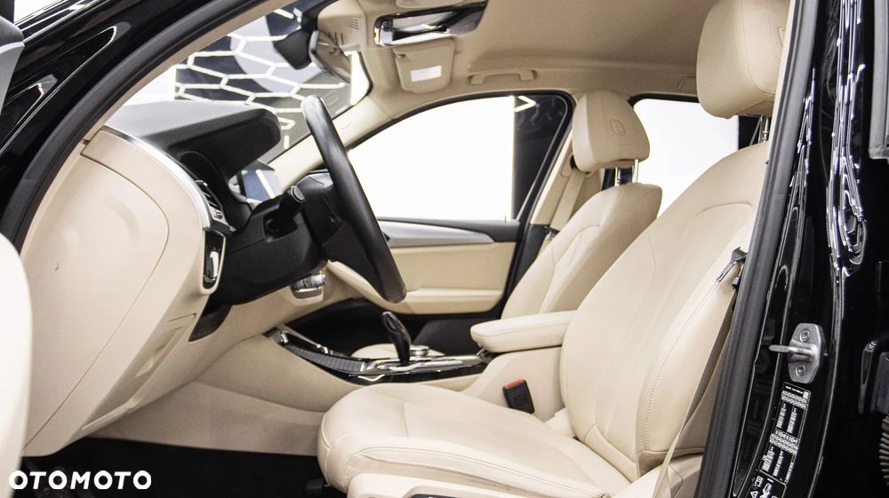 BMW X3 xDrive20i GPF Advantage - 17