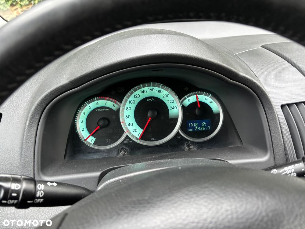 Toyota Corolla Verso - 15