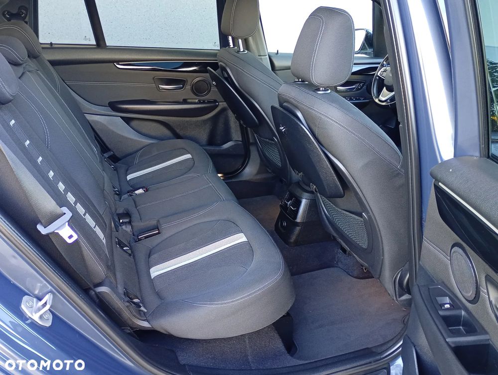 BMW Seria 2 218d Sport Line - 25