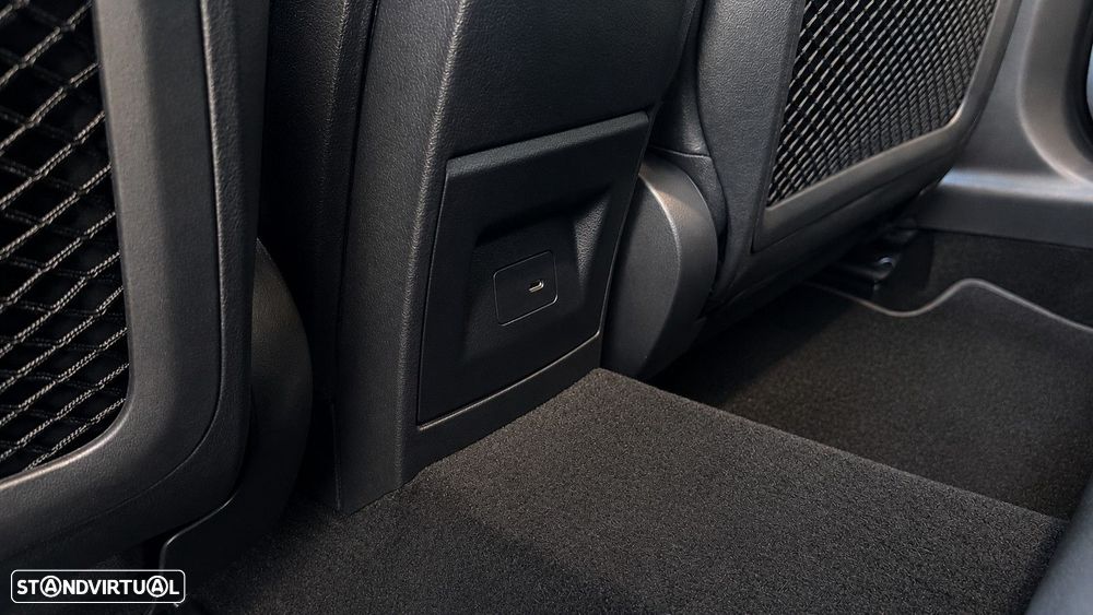 Mercedes-Benz A 250 - 41
